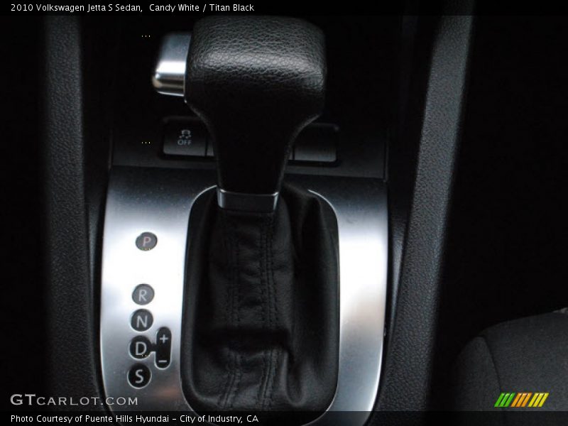 Candy White / Titan Black 2010 Volkswagen Jetta S Sedan