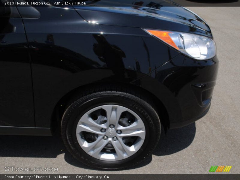 Ash Black / Taupe 2010 Hyundai Tucson GLS