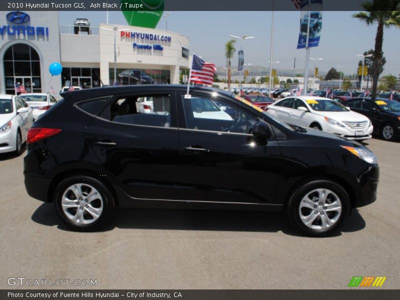 Ash Black / Taupe 2010 Hyundai Tucson GLS
