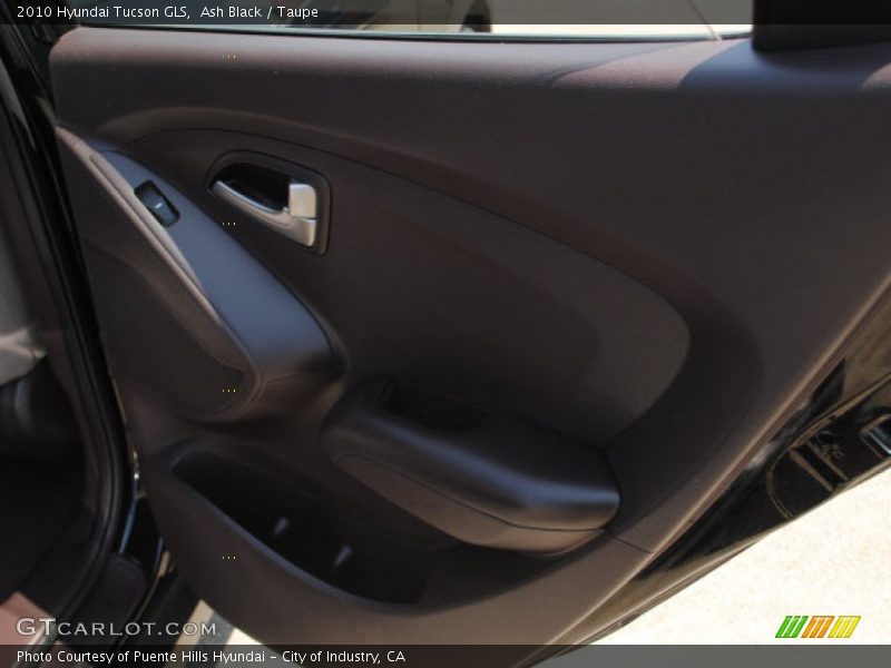 Ash Black / Taupe 2010 Hyundai Tucson GLS