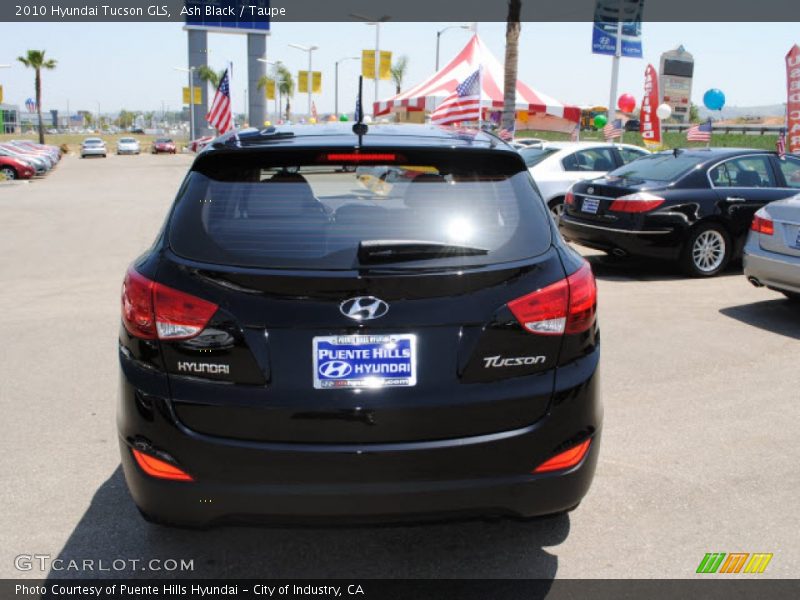 Ash Black / Taupe 2010 Hyundai Tucson GLS