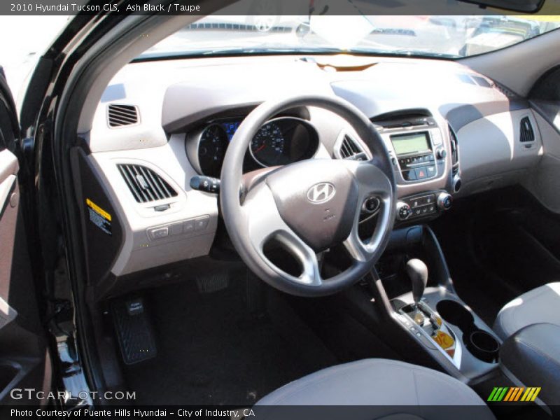 Ash Black / Taupe 2010 Hyundai Tucson GLS