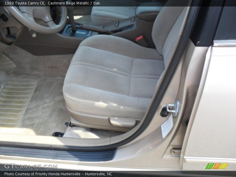 Cashmere Beige Metallic / Oak 1999 Toyota Camry CE