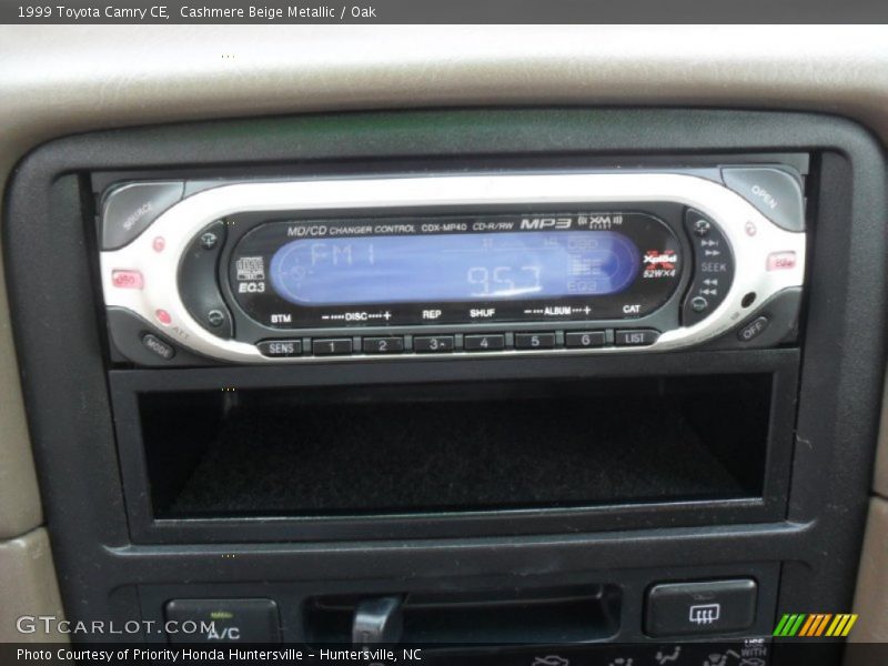 Cashmere Beige Metallic / Oak 1999 Toyota Camry CE