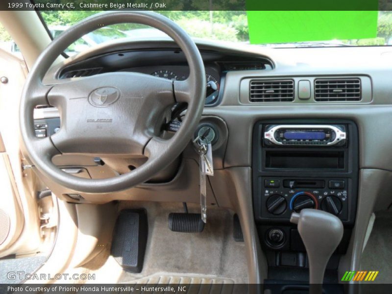 Cashmere Beige Metallic / Oak 1999 Toyota Camry CE