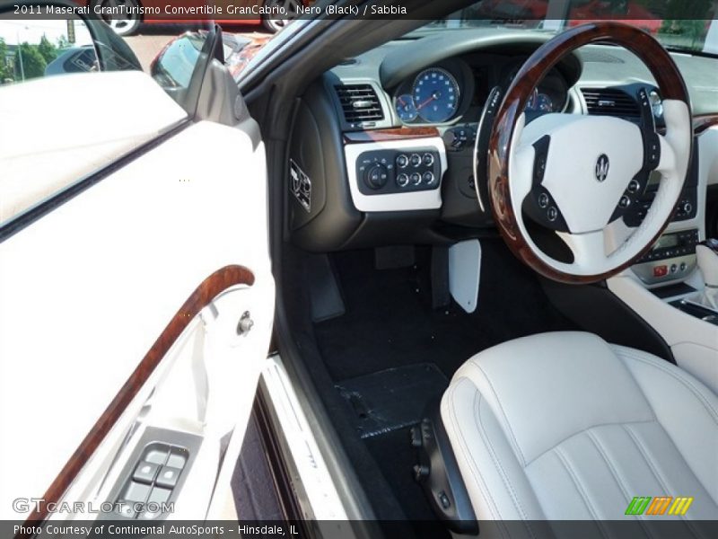 Nero (Black) / Sabbia 2011 Maserati GranTurismo Convertible GranCabrio