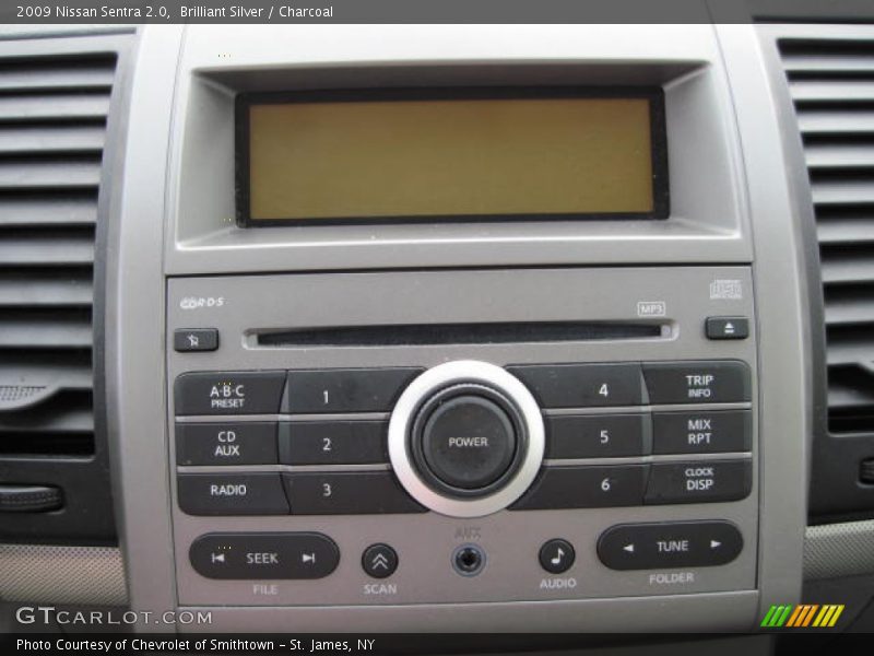 Brilliant Silver / Charcoal 2009 Nissan Sentra 2.0