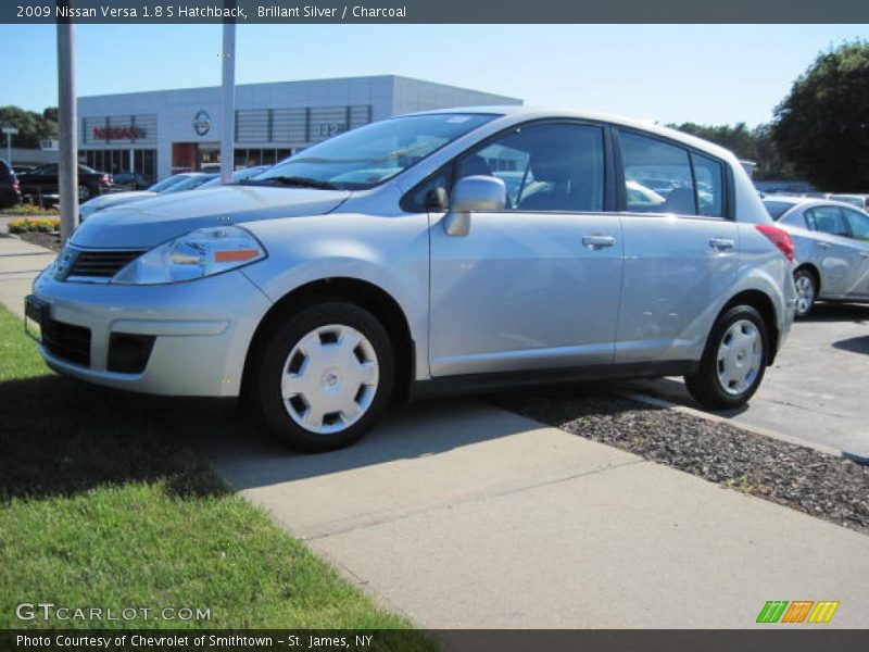 Brillant Silver / Charcoal 2009 Nissan Versa 1.8 S Hatchback