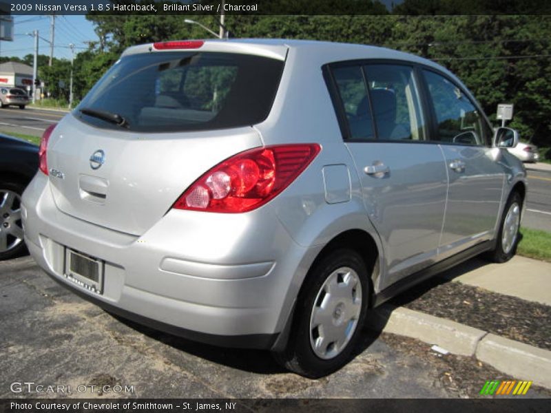 Brillant Silver / Charcoal 2009 Nissan Versa 1.8 S Hatchback