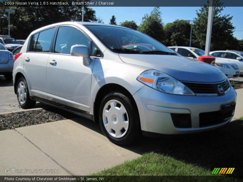 Brillant Silver / Charcoal 2009 Nissan Versa 1.8 S Hatchback