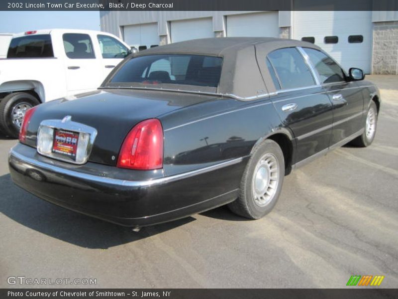 Black / Deep Charcoal 2002 Lincoln Town Car Executive