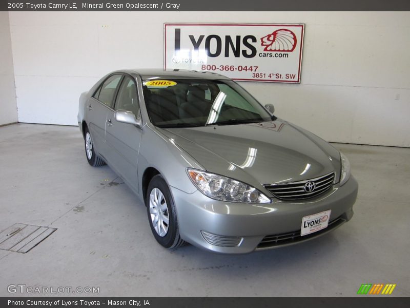 Mineral Green Opalescent / Gray 2005 Toyota Camry LE