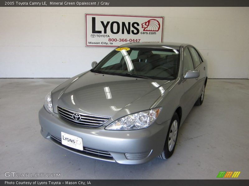 Mineral Green Opalescent / Gray 2005 Toyota Camry LE