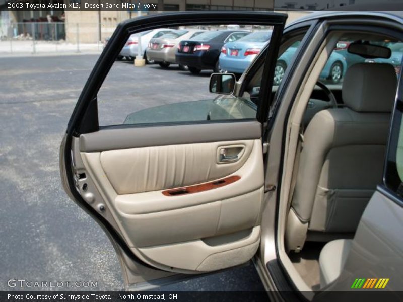 Desert Sand Mica / Ivory 2003 Toyota Avalon XLS