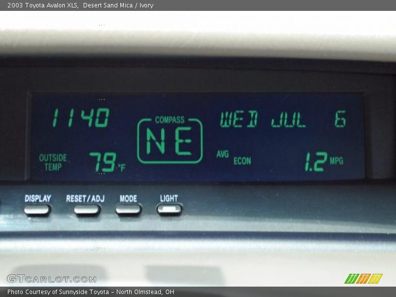 Desert Sand Mica / Ivory 2003 Toyota Avalon XLS