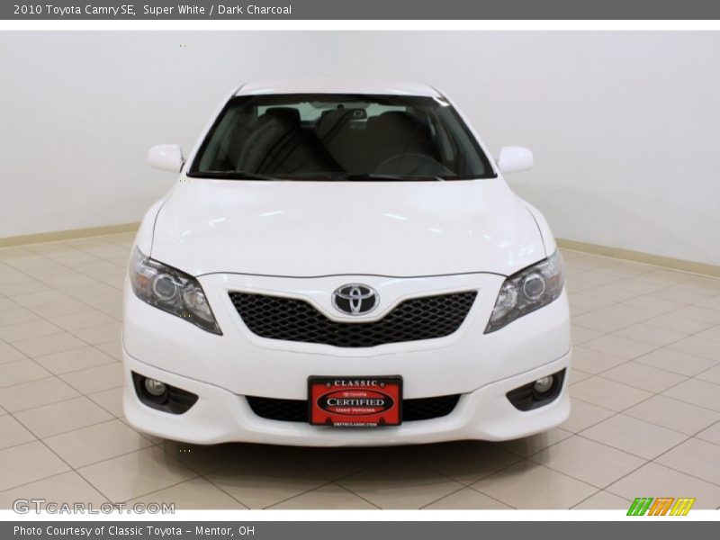 Super White / Dark Charcoal 2010 Toyota Camry SE