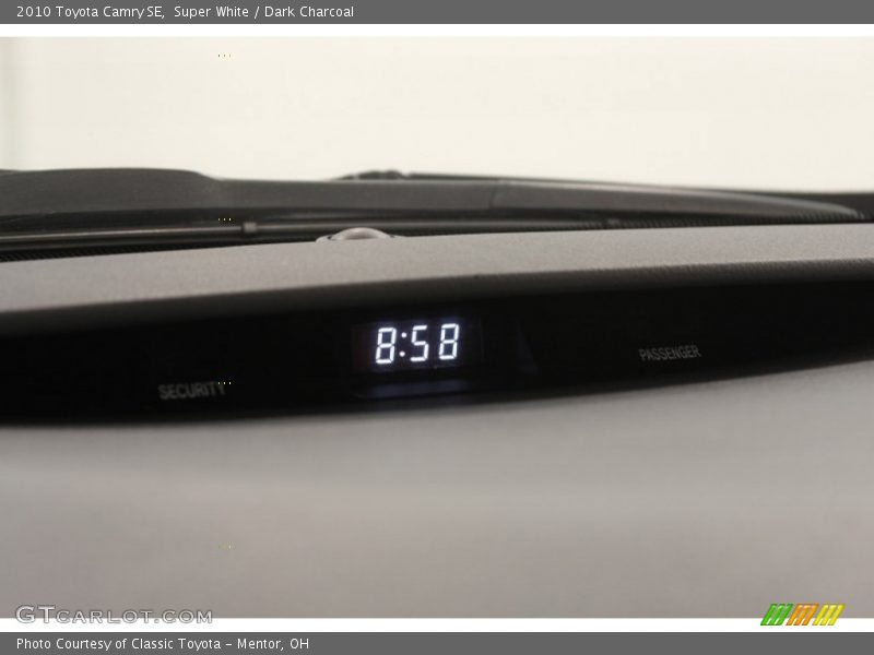 Super White / Dark Charcoal 2010 Toyota Camry SE