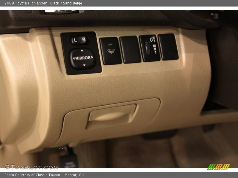 Black / Sand Beige 2009 Toyota Highlander
