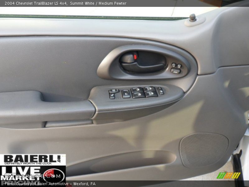 Summit White / Medium Pewter 2004 Chevrolet TrailBlazer LS 4x4