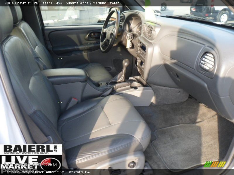 Summit White / Medium Pewter 2004 Chevrolet TrailBlazer LS 4x4