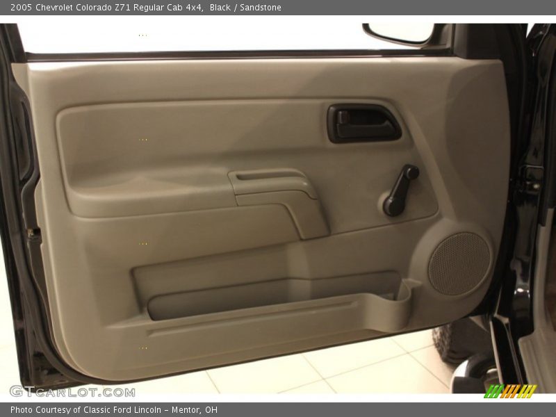 Black / Sandstone 2005 Chevrolet Colorado Z71 Regular Cab 4x4