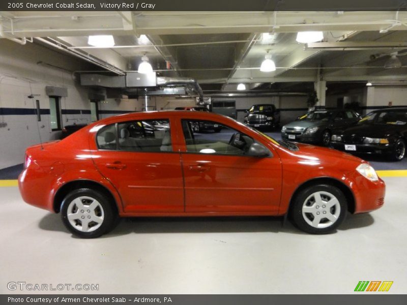 Victory Red / Gray 2005 Chevrolet Cobalt Sedan