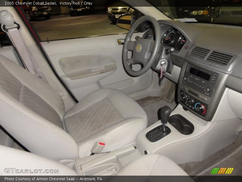 Victory Red / Gray 2005 Chevrolet Cobalt Sedan