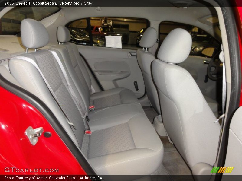 Victory Red / Gray 2005 Chevrolet Cobalt Sedan