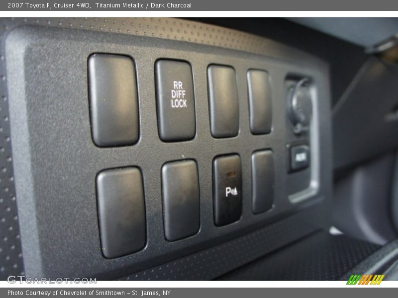 Titanium Metallic / Dark Charcoal 2007 Toyota FJ Cruiser 4WD