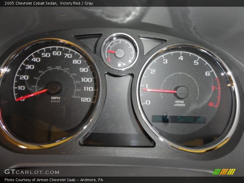 Victory Red / Gray 2005 Chevrolet Cobalt Sedan