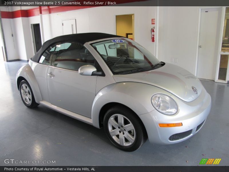 Front 3/4 View of 2007 New Beetle 2.5 Convertible