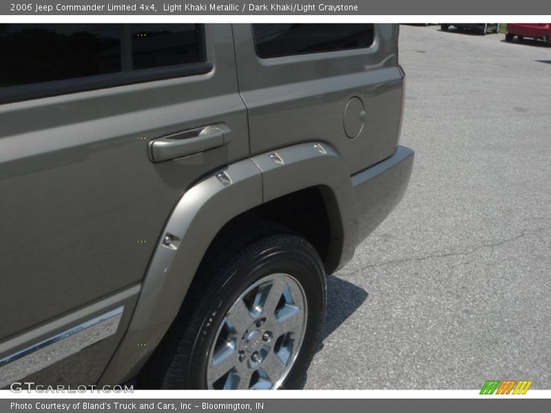 Light Khaki Metallic / Dark Khaki/Light Graystone 2006 Jeep Commander Limited 4x4