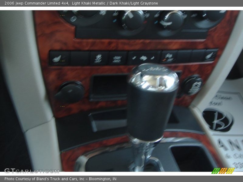 Light Khaki Metallic / Dark Khaki/Light Graystone 2006 Jeep Commander Limited 4x4
