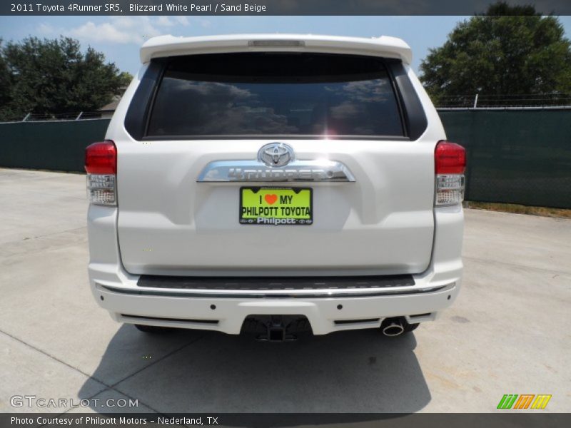 Blizzard White Pearl / Sand Beige 2011 Toyota 4Runner SR5