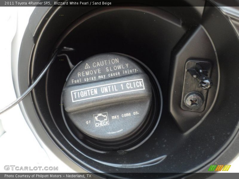 Blizzard White Pearl / Sand Beige 2011 Toyota 4Runner SR5