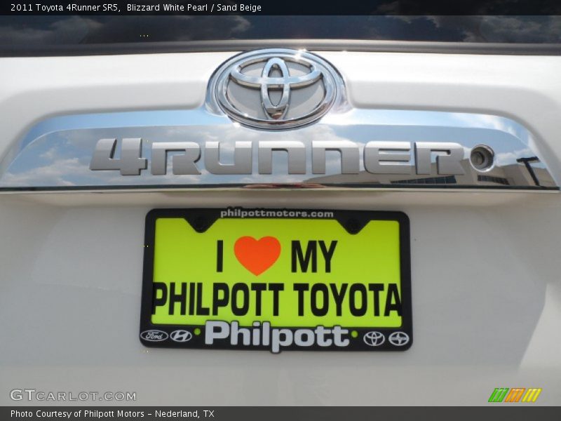 Blizzard White Pearl / Sand Beige 2011 Toyota 4Runner SR5