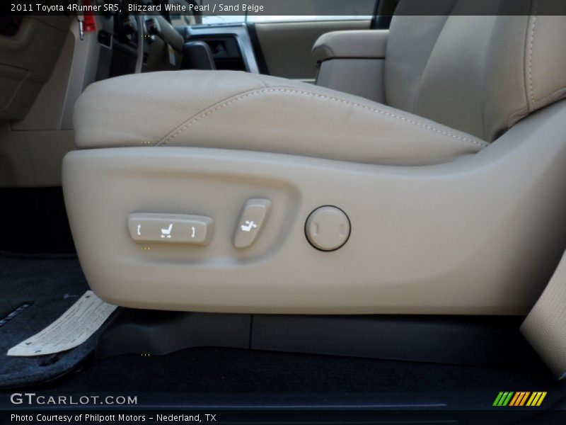 Blizzard White Pearl / Sand Beige 2011 Toyota 4Runner SR5