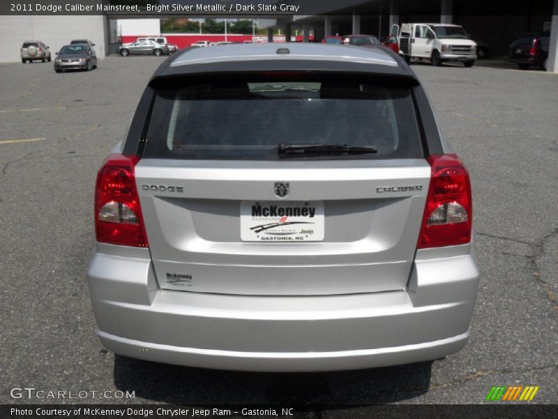 Bright Silver Metallic / Dark Slate Gray 2011 Dodge Caliber Mainstreet