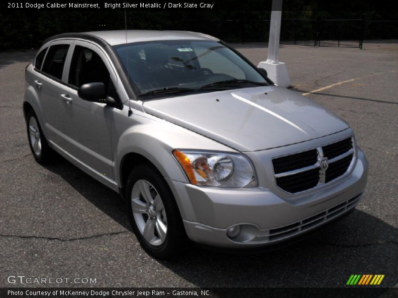 Bright Silver Metallic / Dark Slate Gray 2011 Dodge Caliber Mainstreet