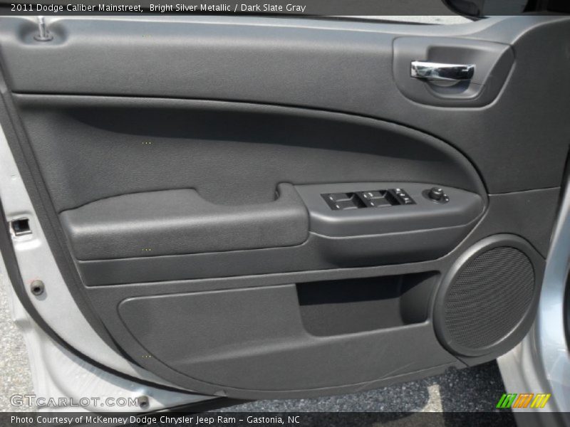 Bright Silver Metallic / Dark Slate Gray 2011 Dodge Caliber Mainstreet