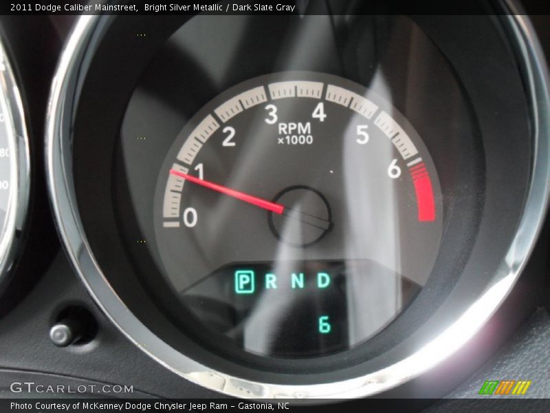 Bright Silver Metallic / Dark Slate Gray 2011 Dodge Caliber Mainstreet