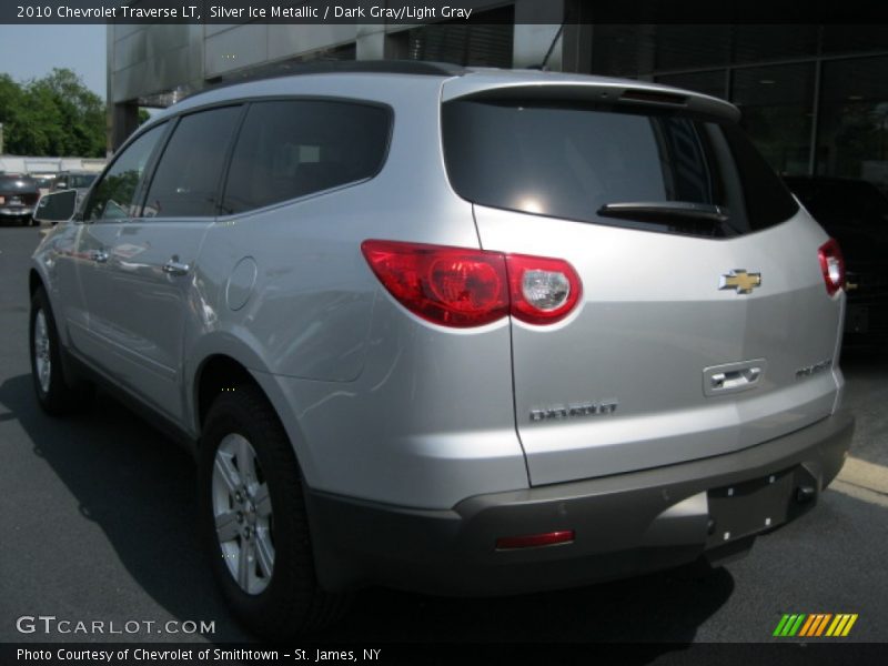 Silver Ice Metallic / Dark Gray/Light Gray 2010 Chevrolet Traverse LT