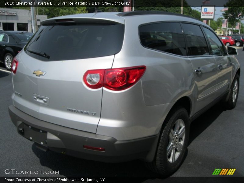 Silver Ice Metallic / Dark Gray/Light Gray 2010 Chevrolet Traverse LT