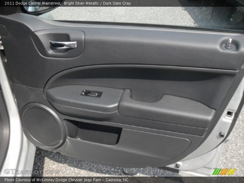 Bright Silver Metallic / Dark Slate Gray 2011 Dodge Caliber Mainstreet