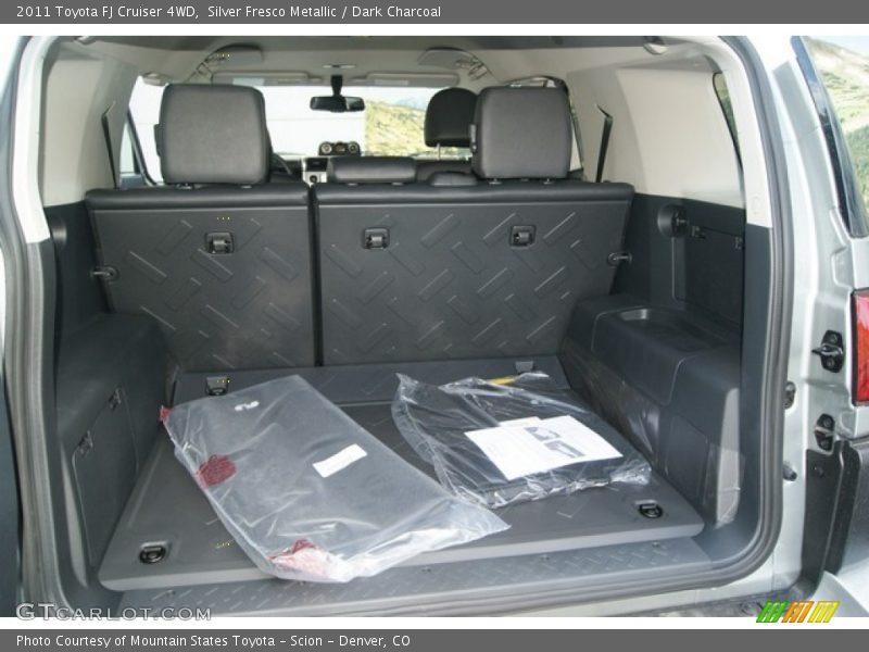 Silver Fresco Metallic / Dark Charcoal 2011 Toyota FJ Cruiser 4WD