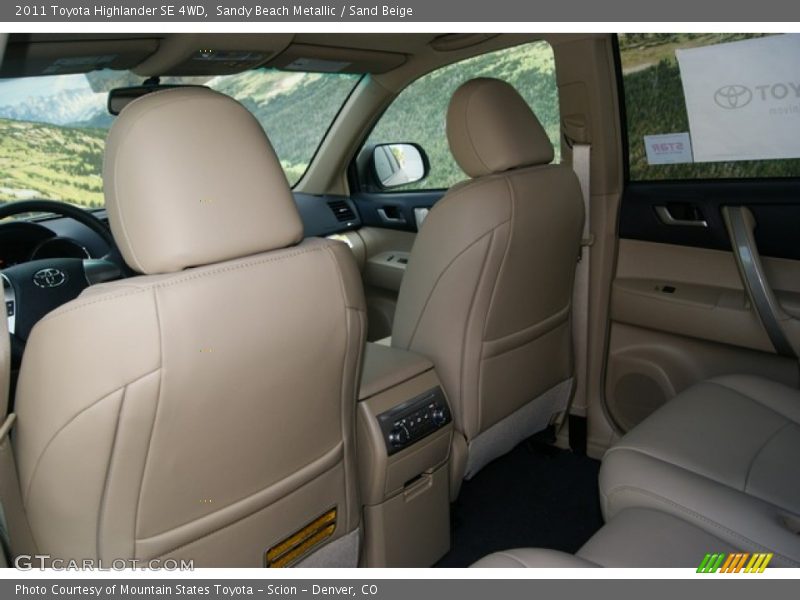 Sandy Beach Metallic / Sand Beige 2011 Toyota Highlander SE 4WD