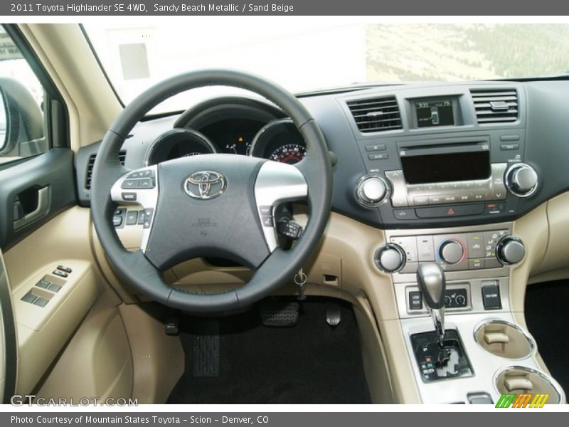 Sandy Beach Metallic / Sand Beige 2011 Toyota Highlander SE 4WD