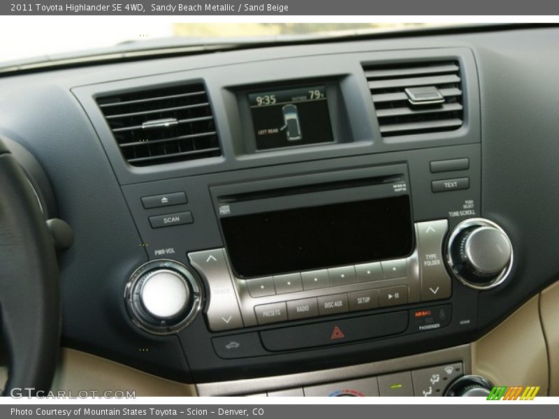 Sandy Beach Metallic / Sand Beige 2011 Toyota Highlander SE 4WD