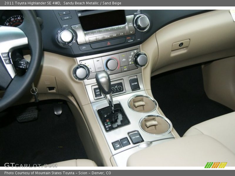 Sandy Beach Metallic / Sand Beige 2011 Toyota Highlander SE 4WD