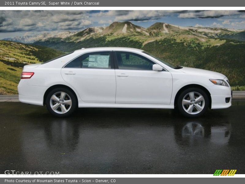 Super White / Dark Charcoal 2011 Toyota Camry SE